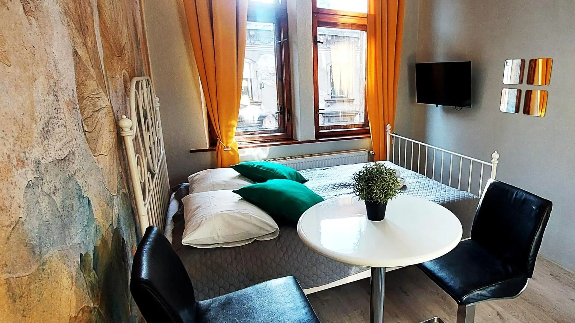 Cozy Old Town Apartments Cracovia
