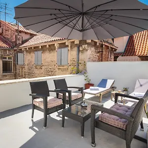 Cindro With Terrace Apartment Split